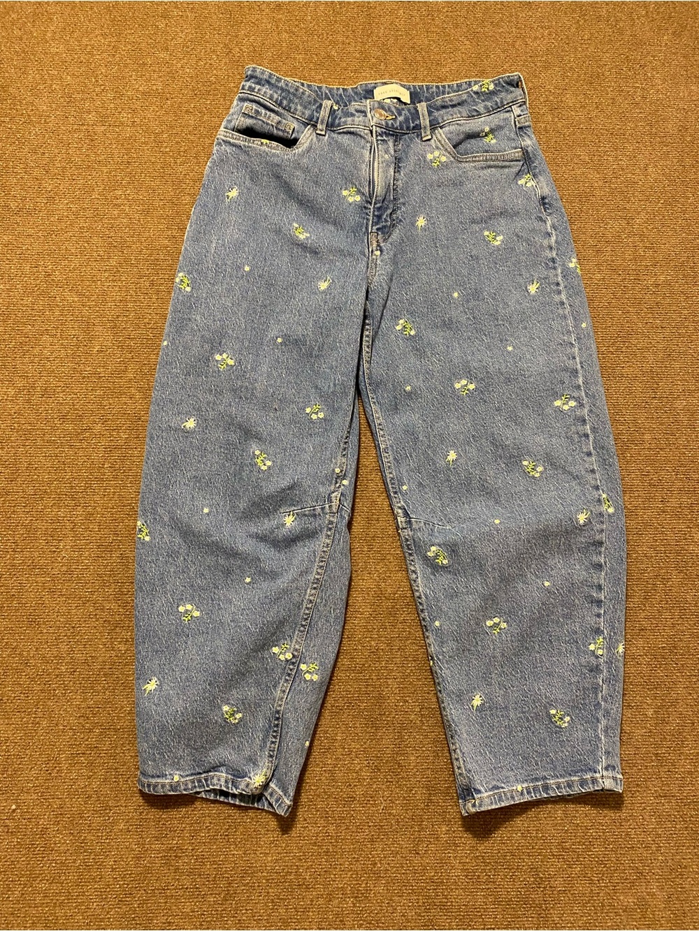 Free Assembly Floral Embroidered Barrel Leg Jeans Medium Wash Women’s Size 6
